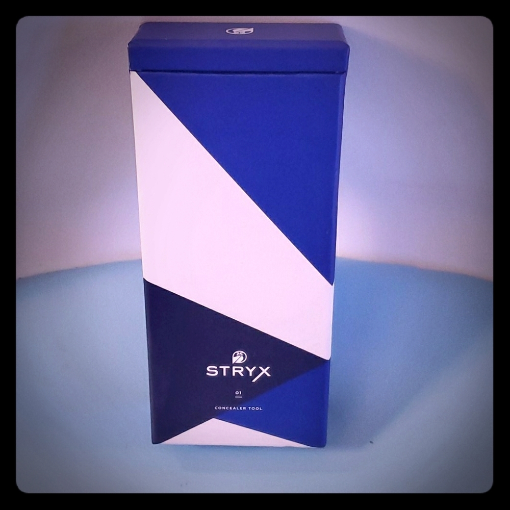 Stryx Concealer Tool